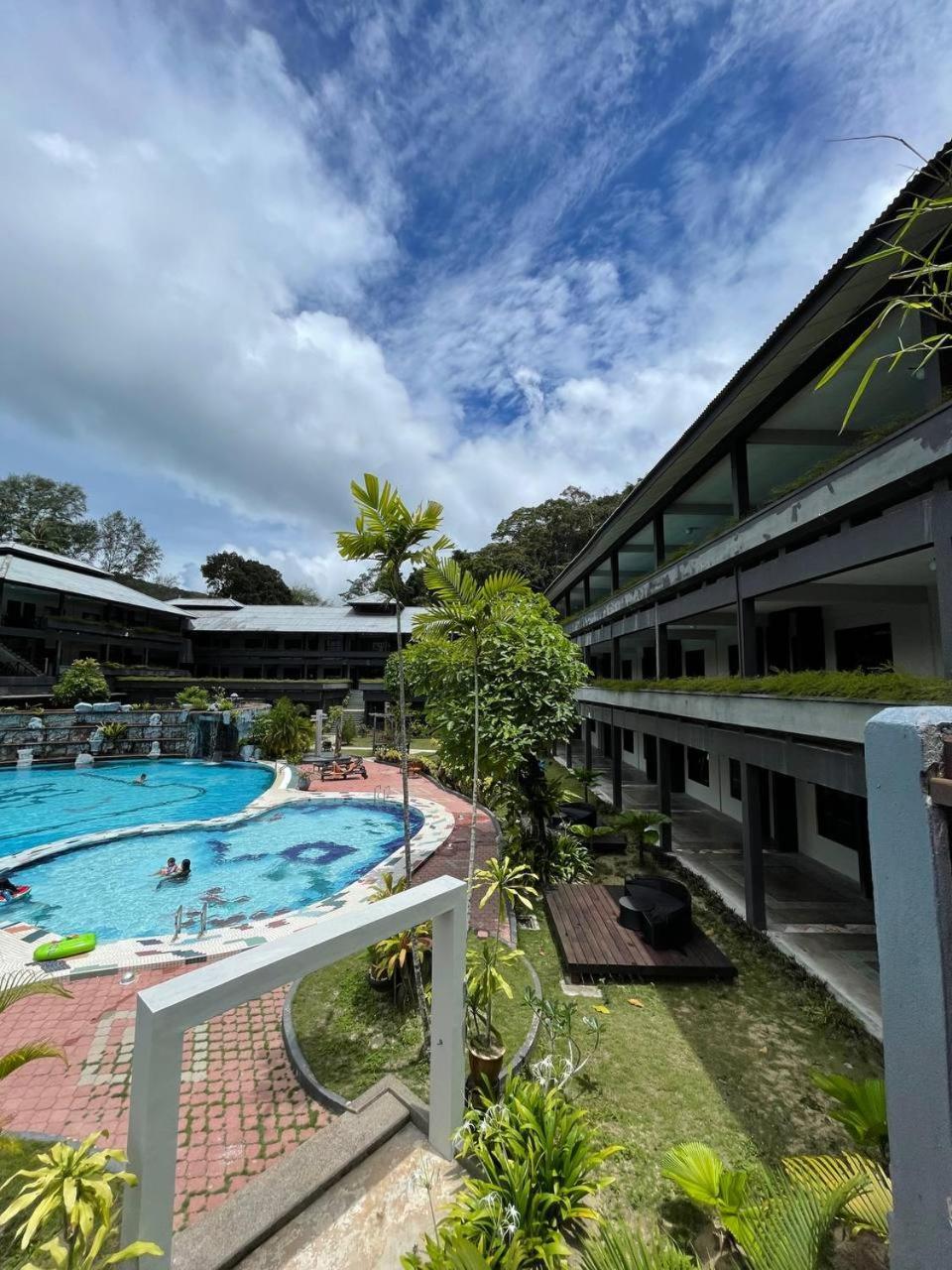 Beach Resort - Arwana Perhentian Besar Kampung Kuala Besut Exterior foto