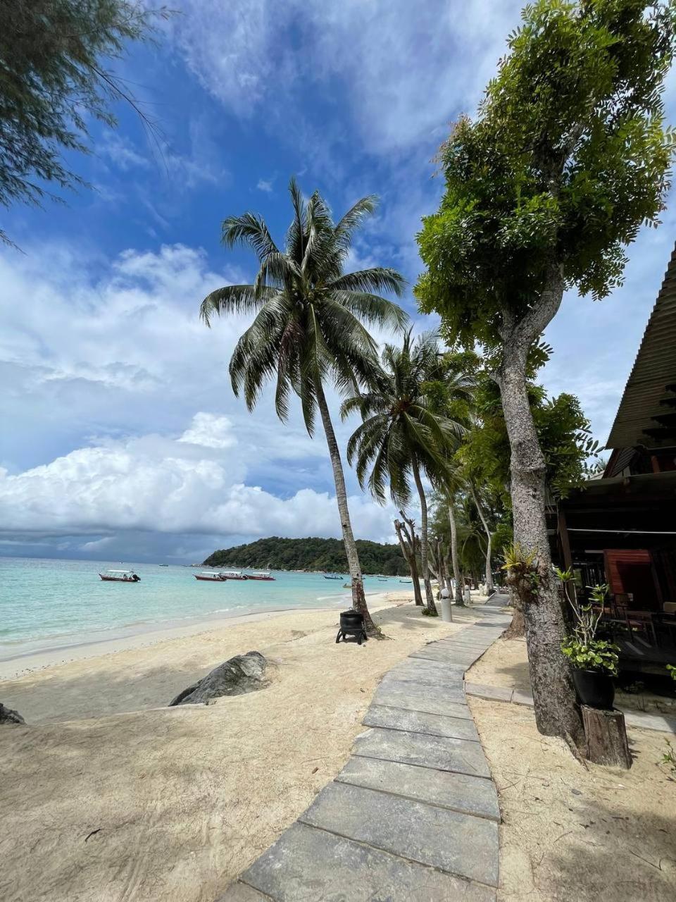 Beach Resort - Arwana Perhentian Besar Kampung Kuala Besut Exterior foto