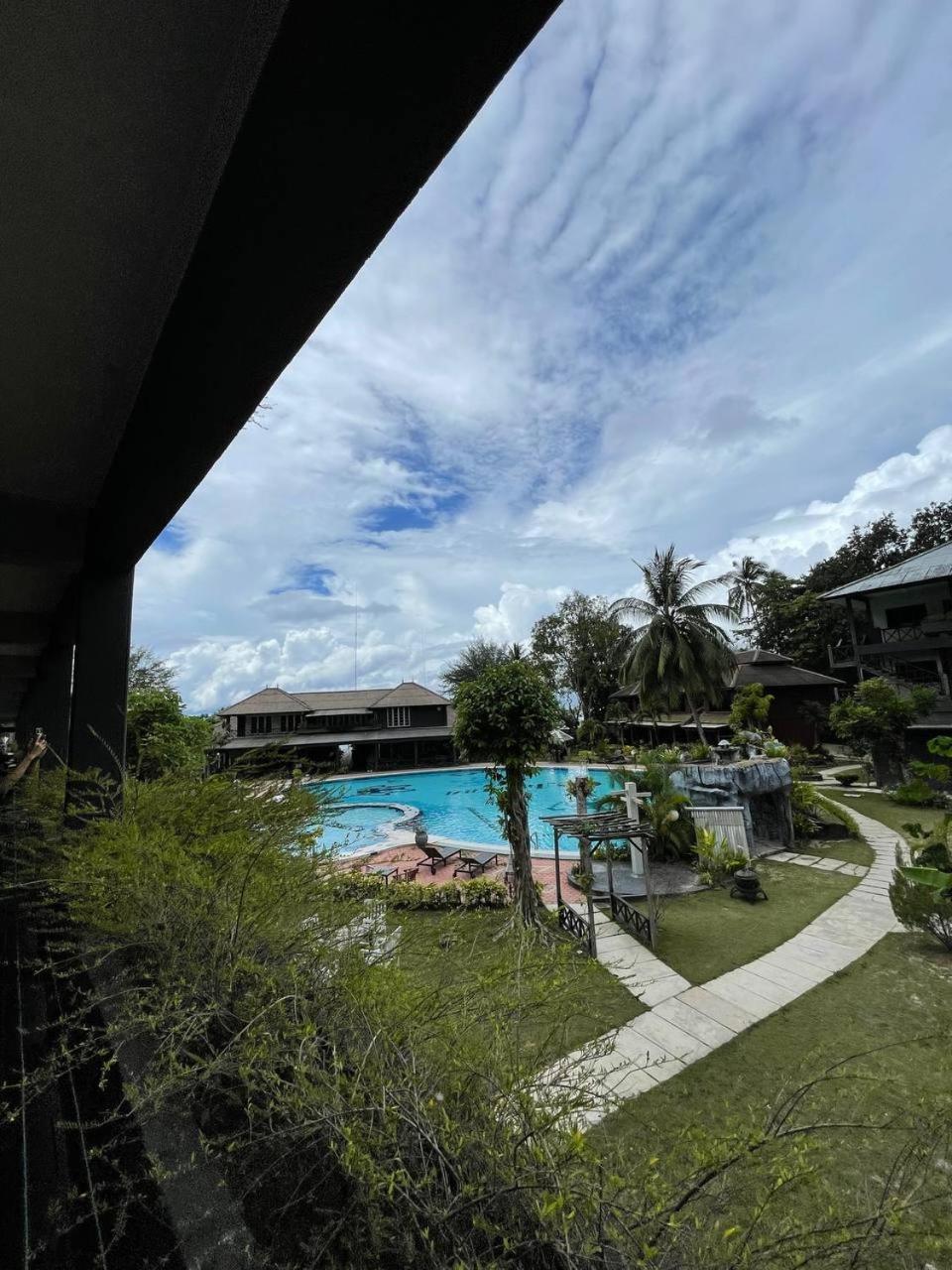 Beach Resort - Arwana Perhentian Besar Kampung Kuala Besut Exterior foto