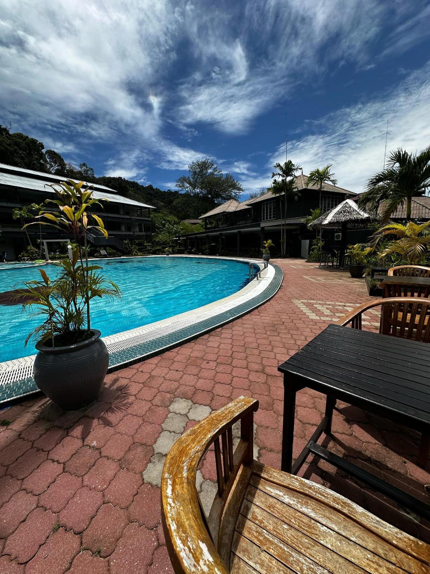 Beach Resort - Arwana Perhentian Besar Kampung Kuala Besut Exterior foto